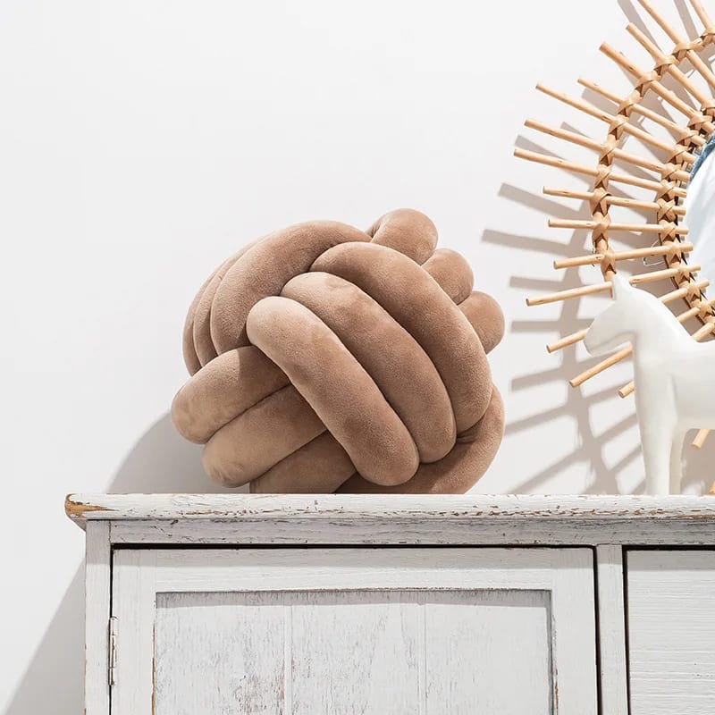 Cojín con lazo | Mi trenza de Cuna Marrón / 22 cm