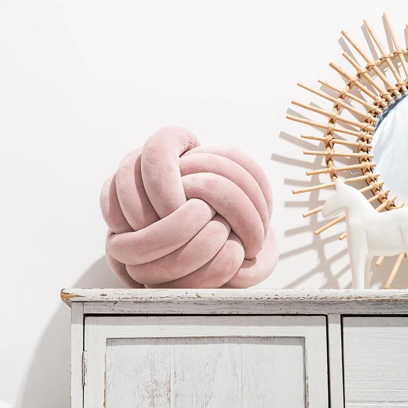 Cojín con lazo | Mi trenza de Cuna Rosa / 22 cm